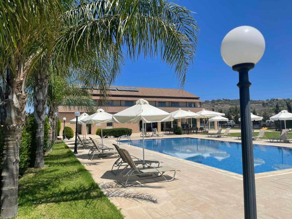 Protaras Tennis And Country Club ภายนอก รูปภาพ