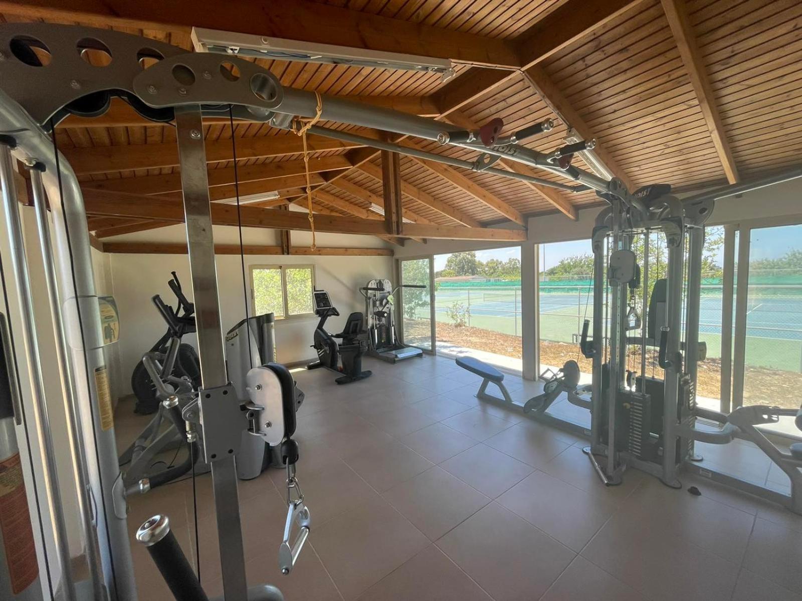 Protaras Tennis And Country Club ภายนอก รูปภาพ