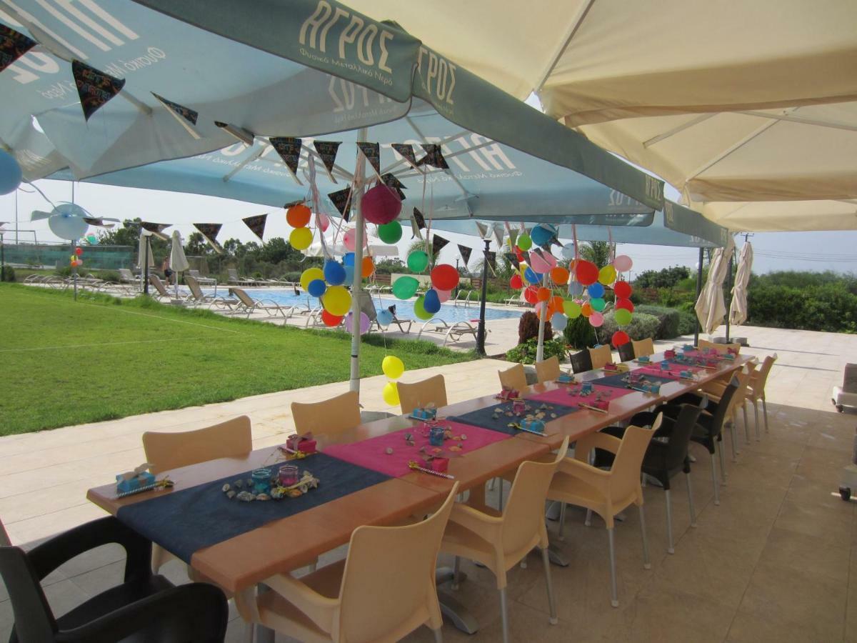 Protaras Tennis And Country Club ภายนอก รูปภาพ