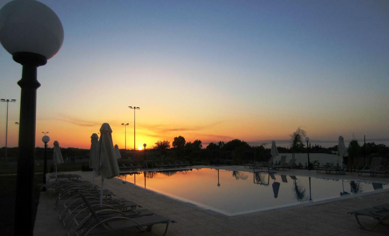 Protaras Tennis And Country Club ภายนอก รูปภาพ